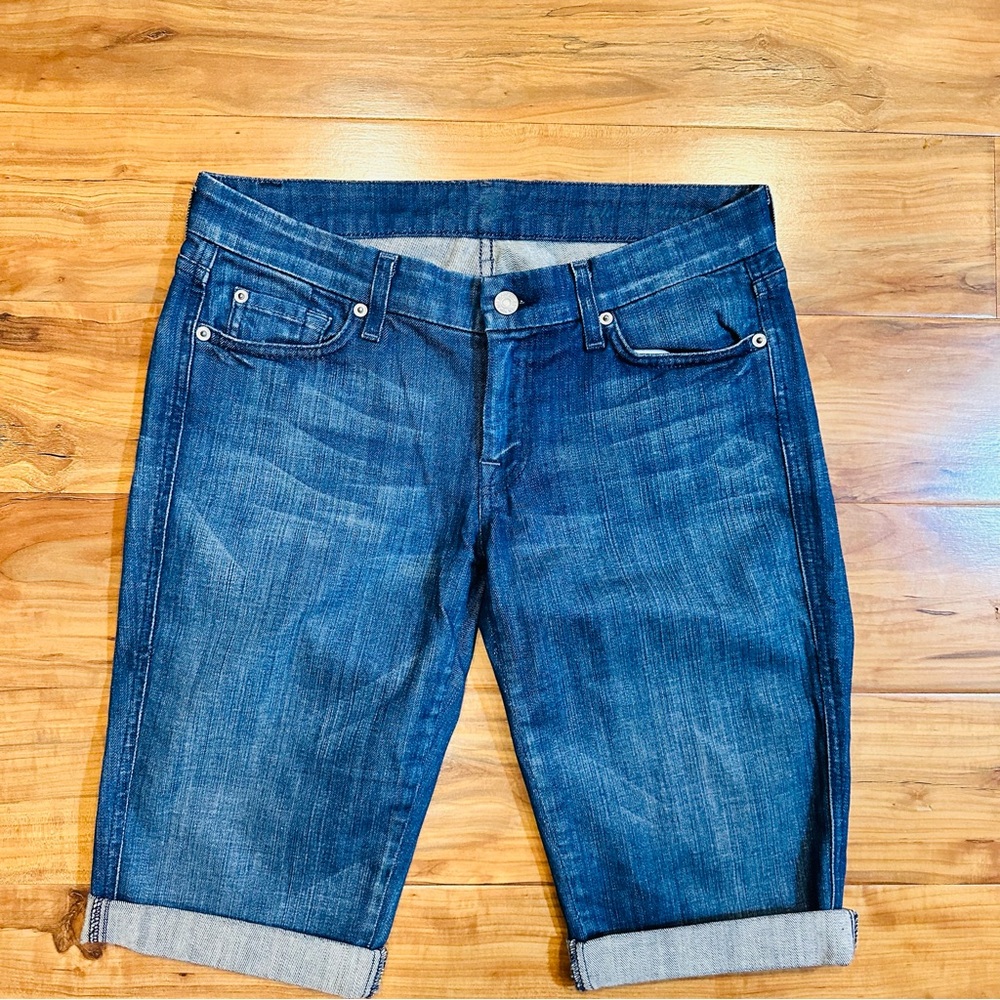 7 For All Mankind Jean Shorts, size 28, Like new!